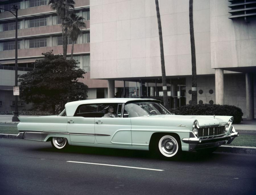  Lincoln Premiere Landau 4-Door Hardtop (7B) 1959 года  (фото 7 из 9)